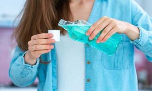 Read more about the article अगर आप भी करतें है Mouthwash का उपयोग..तो हो जाए स्तर्क , पढ़ें ये खबर