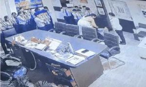 Read more about the article स्कूल प्रिंसिपल का ऐसा वीडियो वायरल हुआ कि नौकरी से हाथ धोना पड़ा