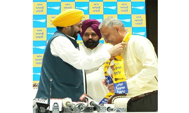 You are currently viewing अकाली दल को बड़ा झटका, डॉ. सुखविंदर सुक्खी आम आदमी पार्टी में शामिल