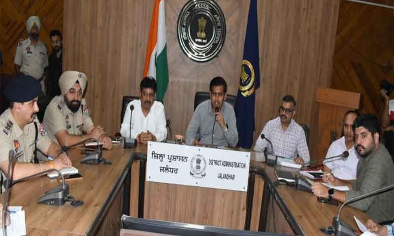 You are currently viewing MLA रमन अरोड़ा और DC हिमांशु अग्रवाल ने श्री सिद्ध बाबा सोढल मेले की तैयारियों की समीक्षा की