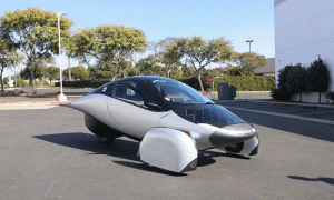 Read more about the article Aptera Motors ने CES 2025 में पेश की सौर ऊर्जा से चलने वाली ईवी गाड़ी