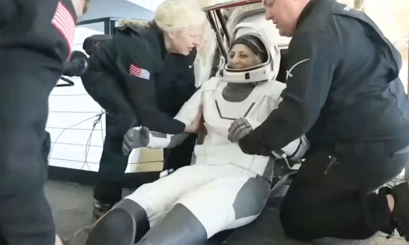 You are currently viewing अंतरिक्ष से धरती पर लौटने के बाद सुनीता विलियम्स की पहली तस्वीर आई सामने