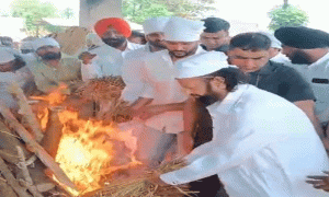 Read more about the article पंचतत्व में विलीन हुईं हंस राज हंस की पत्नी रेशम कौर