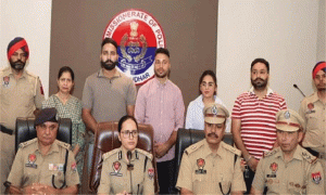 Read more about the article कमिश्नरेट पुलिस जालंधर ने बड़े ड्रग रैकेट का किया पर्दाफाश, 13 किलो हेरोइन सहित बरामद हुआ ये सामान