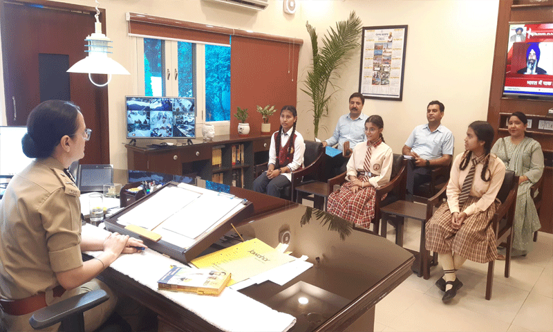 You are currently viewing ‘एक दिन DC और CP के संग’, पंजाब सरकार की स्टूडेंट्स के सपनों को नई उड़ान