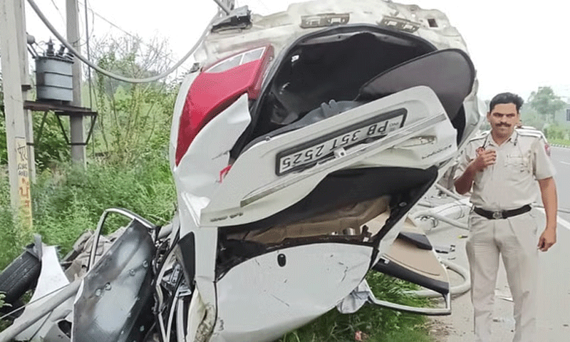 You are currently viewing जालंधर-पठानकोट हाईवे पर भयानक एक्सीडेंट , कार के उड़े परखच्चे, युवक की मौत