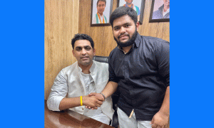 Read more about the article मोहित महिंद्रा पंजाब प्रधान यूथ कांग्रेस से शुभम चलाना ने की मुलाक़ात