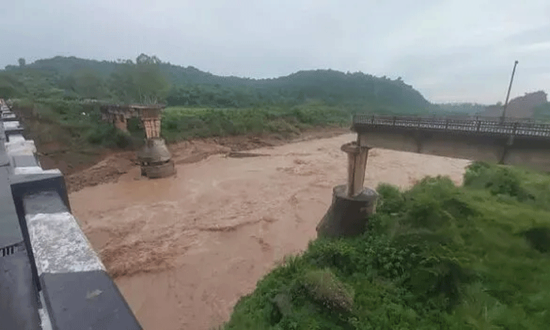 Read more about the article पंजाब में बारिश का कहर : पठानकोट में दो बच्चों की गई जान , स्कूल-कॉलेज बंद, 8 जिलों में खतरा