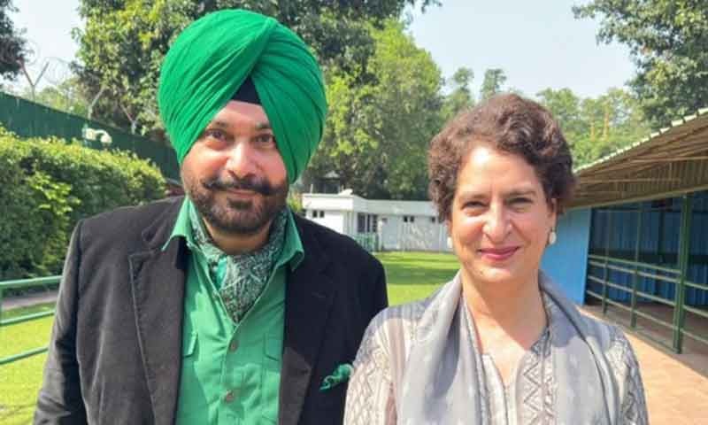 पंजाब की सियासत गरमाई : दिल्ली में प्रियंका गांधी से नवजोत सिद्धू ने की मुलाकात