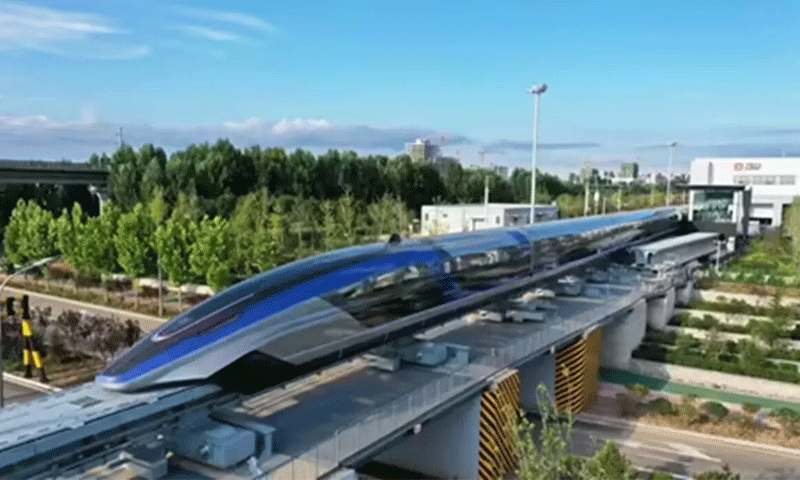 You are currently viewing चीन की नई हाई-स्पीड ट्रेन ने सिर्फ 2 सेकंड में 700 किमी प्रति घंटे की रफ्तार हासिल कर वर्ल्ड रिकॉर्ड बनाया