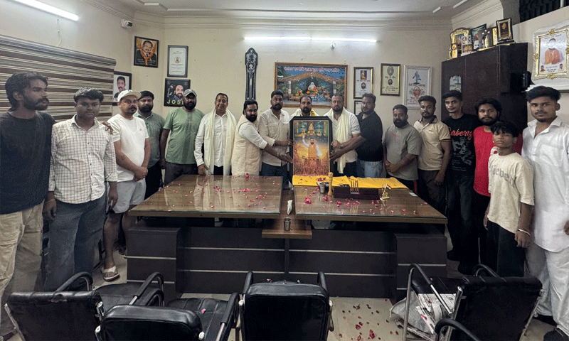 भगवान वाल्मीकि यूथ सेवा दल की ओर से भगवान वाल्मीकि आश्रम ट्रस्ट के चेयरमैन बनने पर विपन सभरवाल सम्मानित